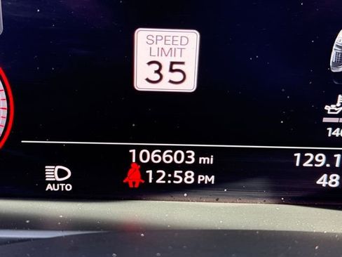 Used 2019 Audi Q8 Prestige w/ Luxury Package image 18