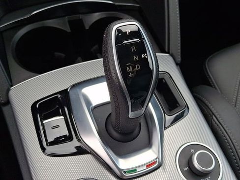 Used 2024 Alfa Romeo Stelvio Veloce image 17