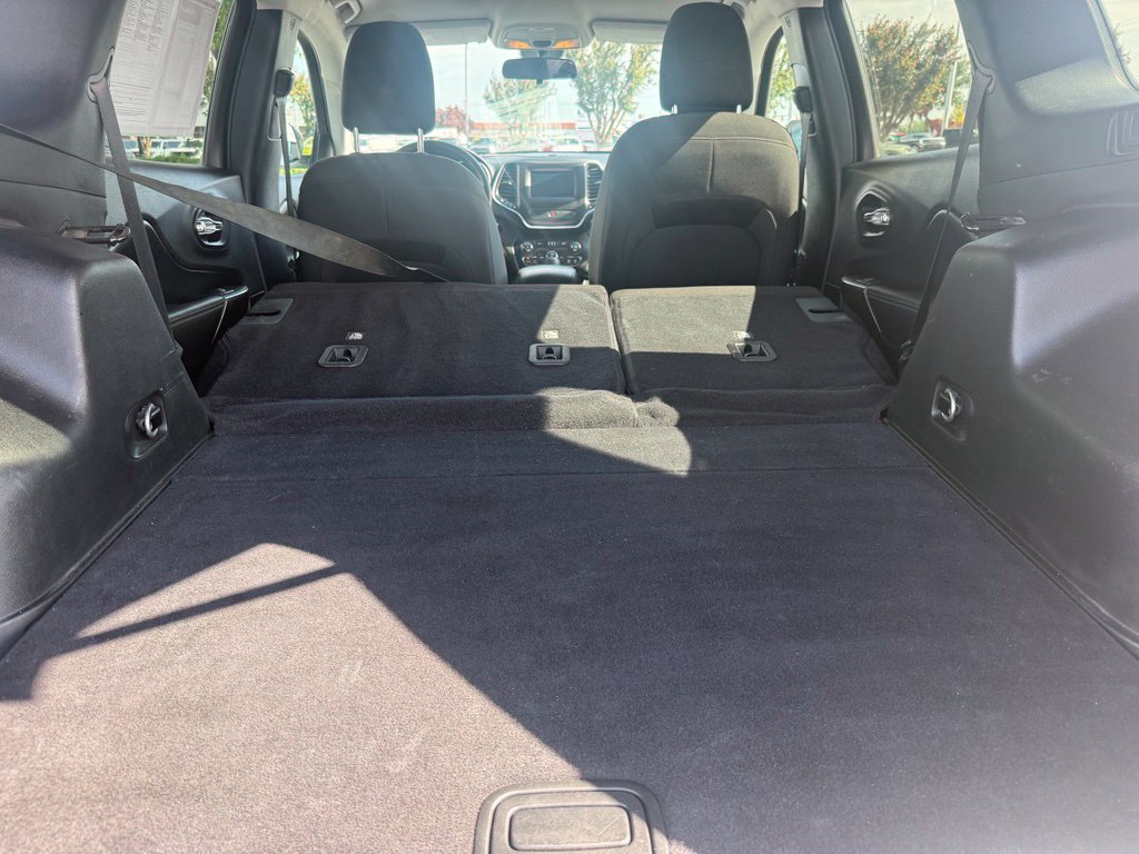 Used 2020 Jeep Cherokee Latitude AWD/4WD image 20