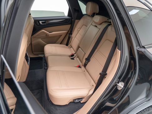 Certified 2023 Porsche Cayenne image 28