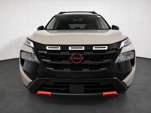Used 2025 Nissan Rogue SV AWD/4WD image 2