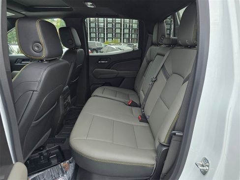 New 2026 Chevrolet Colorado ZR2 w/ ZR2 Bison Edition image 18