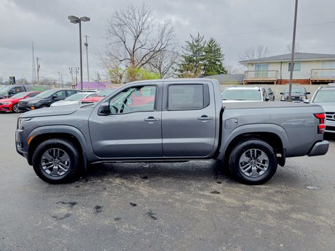 Used 2025 Nissan Frontier SV w/ SV Convenience Package RWD image 10