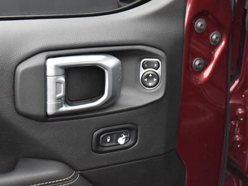 Used 2021 Jeep Gladiator Overland w/ Popular Equipment Package image 10