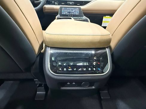 Used 2026 INFINITI QX80 Luxe w/ Cargo Package AWD/4WD image 23