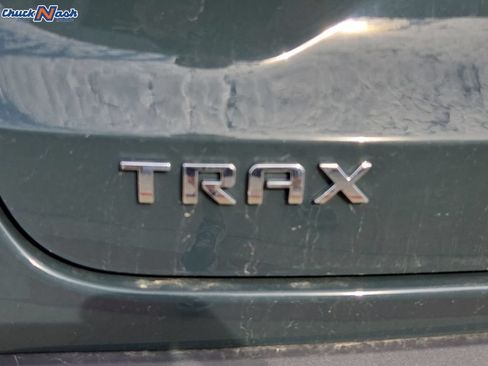 Used 2025 Chevrolet Trax LT FWD image 8
