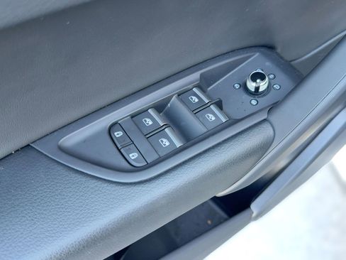 Used 2025 Audi Q5 2.0T Premium w/ Convenience Plus Package image 21