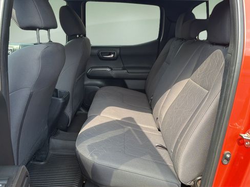 Used 2016 Toyota Tacoma TRD Sport w/ Towing Package AWD/4WD image 15