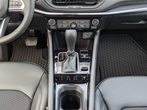New 2026 Jeep Compass Latitude AWD/4WD image 18