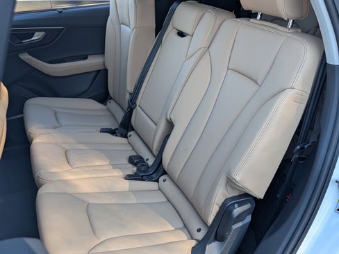 Used 2025 Audi Q7 3.0T Premium Plus image 17