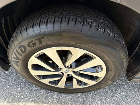 Used 2023 Subaru Outback Premium image 10