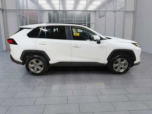 Used 2025 Toyota RAV4 XLE AWD/4WD image 9