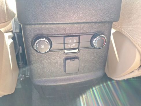 Used 2017 Ford Explorer Base image 16