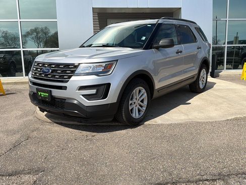 Used 2017 Ford Explorer 4WD w/ Class II Trailer Tow Package image 1