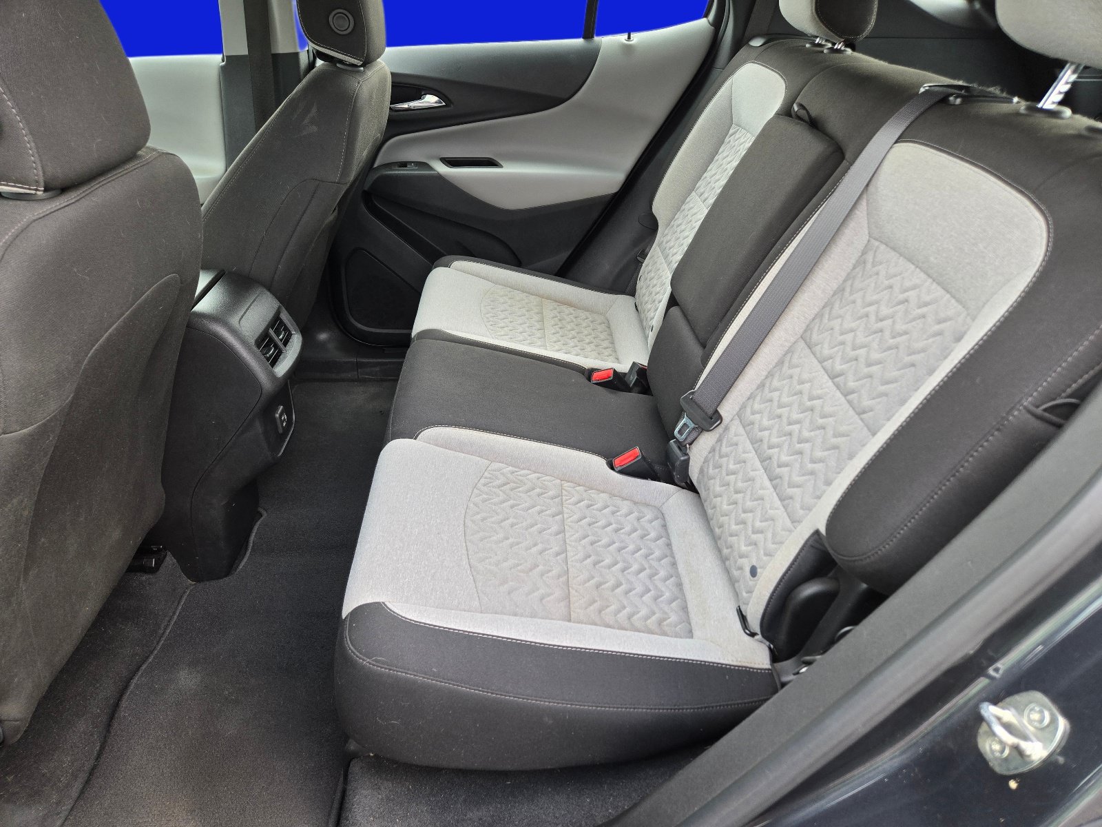 Used 2022 Chevrolet Equinox LS FWD image 17
