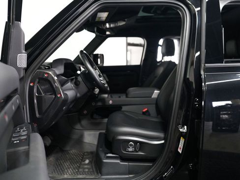 Used 2023 Land Rover Defender 130 X-Dynamic SE AWD/4WD image 28