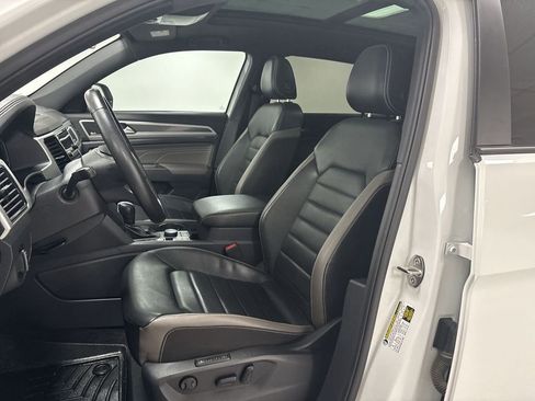 Used 2022 Volkswagen Atlas Cross Sport SEL R-Line image 10