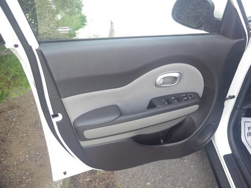 Used 2016 Kia Soul image 17