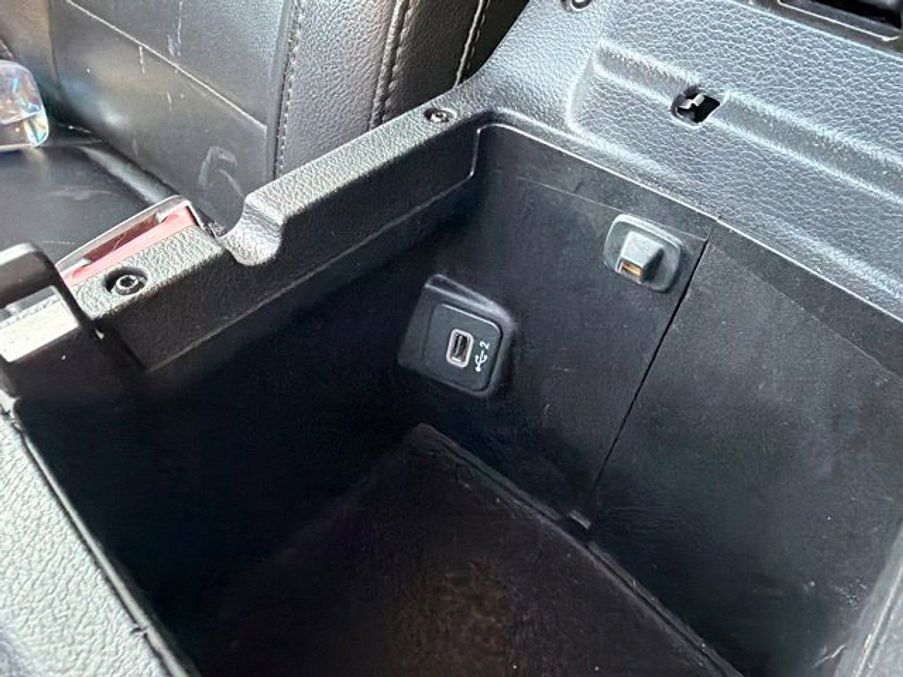 Used 2021 Jeep Wrangler Unlimited Sahara AWD/4WD image 29