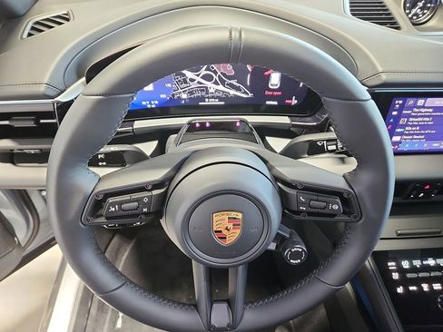 New 2026 Porsche Macan 4 Electric image 18