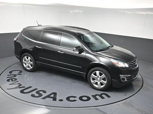 Used 2017 Chevrolet Traverse Premier image 23