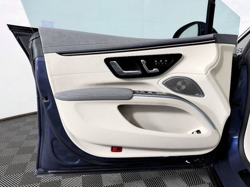 Used 2022 Mercedes-Benz EQS 580 4MATIC Sedan image 25