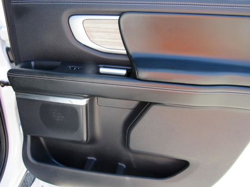 Used 2025 Ford Expedition Max Platinum AWD/4WD image 43