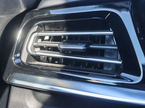 Used 2022 Kia Niro EX Premium image 51