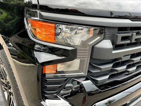 Used 2022 Chevrolet Silverado 1500 Custom AWD/4WD image 32