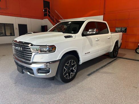 Used 2026 RAM 1500 Laramie AWD/4WD image 9