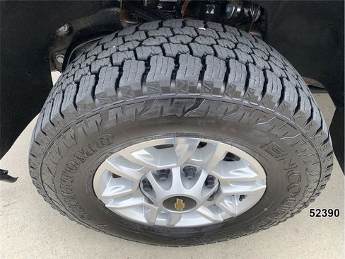 Used 2024 Chevrolet Silverado 2500 LT w/ Convenience Package image 19