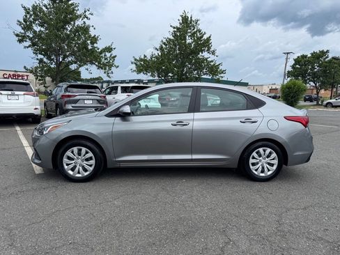 Used 2022 Hyundai Accent SE FWD image 4