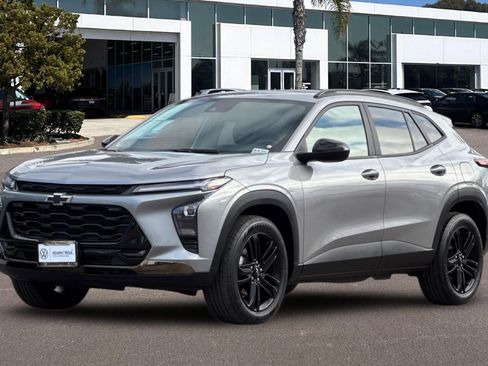 Used 2024 Chevrolet Trax ACTIV w/ Sunroof Package image 7