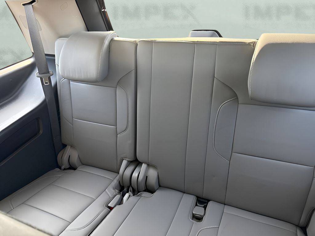 Used 2018 Chevrolet Tahoe LT AWD/4WD image 10