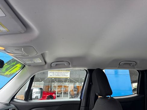 Used 2016 Jeep Renegade Sport w/ Power & Air Group image 25