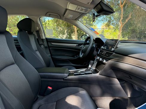 Used 2018 Honda Accord LX image 14