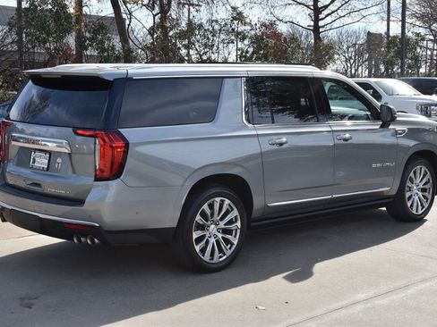Used 2023 GMC Yukon XL Denali w/ Denali Reserve Package image 7