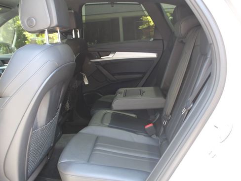 Used 2018 Audi SQ5 Prestige w/ Prestige Package AWD/4WD image 13