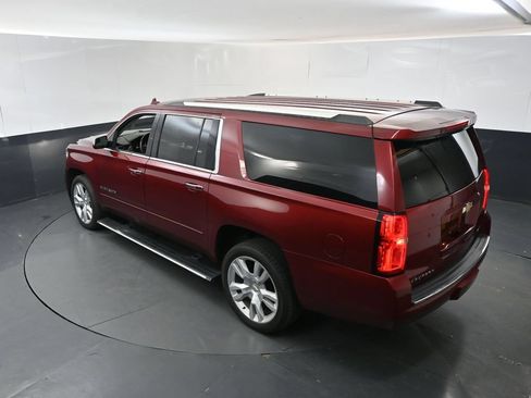 Used 2018 Chevrolet Suburban Premier AWD/4WD image 31