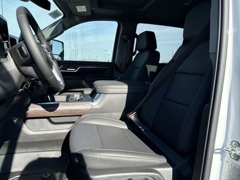New 2026 GMC Sierra 3500 SLT w/ SLT Premium Package image 11