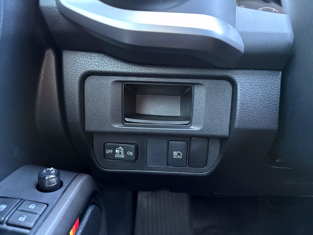 Used 2019 Toyota Tacoma SR5 AWD/4WD image 22