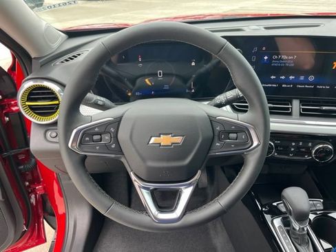 New 2026 Chevrolet Trax LT w/ Driver Confidence Package FWD image 17