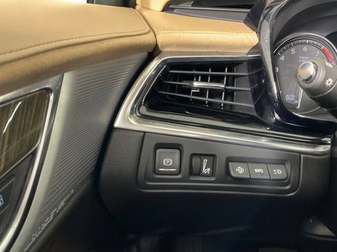 Used 2021 Cadillac XT6 Premium Luxury w/ Platinum Package AWD/4WD image 22