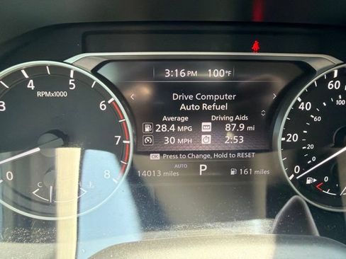 Used 2023 Nissan Rogue SV AWD/4WD image 17