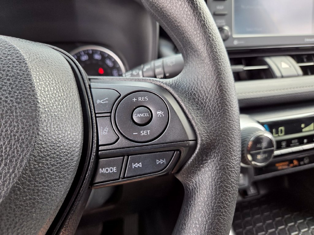 Certified 2022 Toyota RAV4 XLE FWD image 24