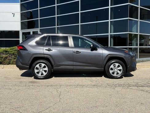 Used 2022 Toyota RAV4 LE AWD/4WD image 2