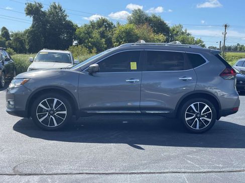 Used 2019 Nissan Rogue SL w/ Premium Package FWD image 4