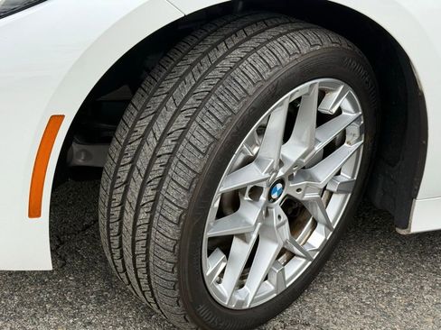 Used 2025 BMW 330i Sedan w/ Premium Package image 17