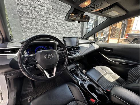 Used 2020 Toyota Corolla XSE FWD image 2