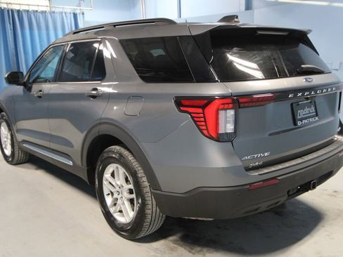 Used 2025 Ford Explorer Active image 27
